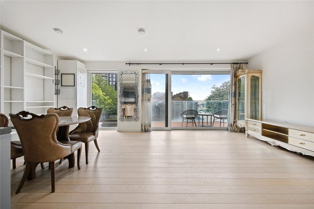 Property photo 3 of 21 Picture No. 18