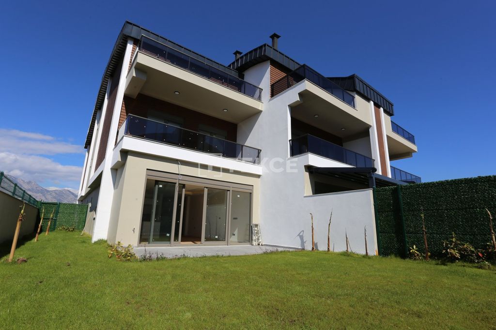 Property photo 1 of 44