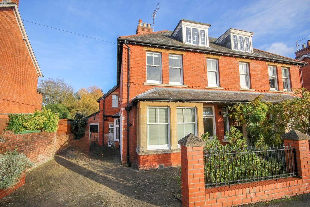 Property photo 1 of 17