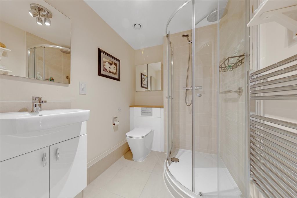 Additional image 10 of 2 bed flat for saleStation Road, Hook RG27