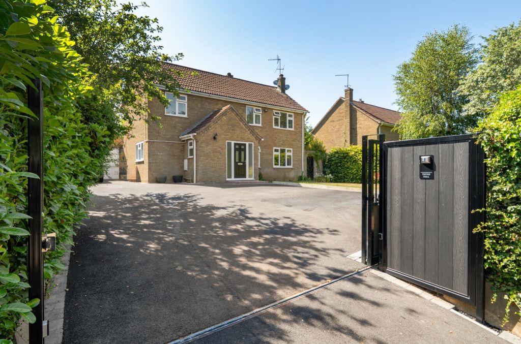 Property photo 1 of 27 1483169-21-6A3c4934853Ac