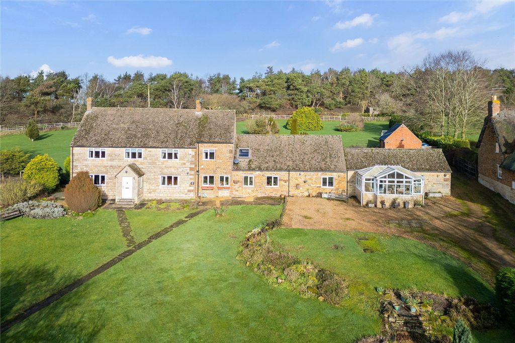 Property photo 1 of 18 Garden Farm