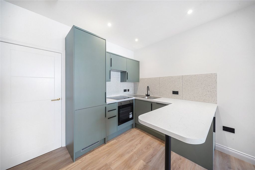 Property photo 3 of 6 Kitchen