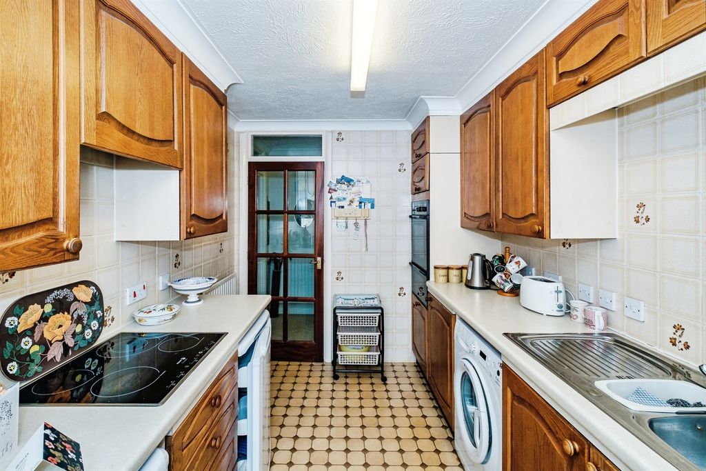 Property photo 2 of 11
