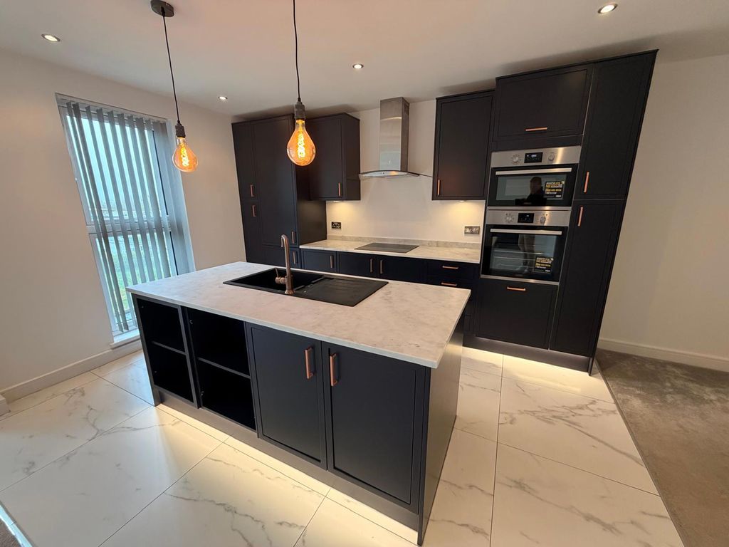 Property photo 3 of 11 Photograph