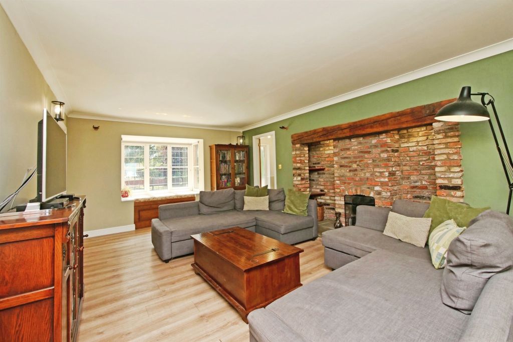 Property photo 3 of 25