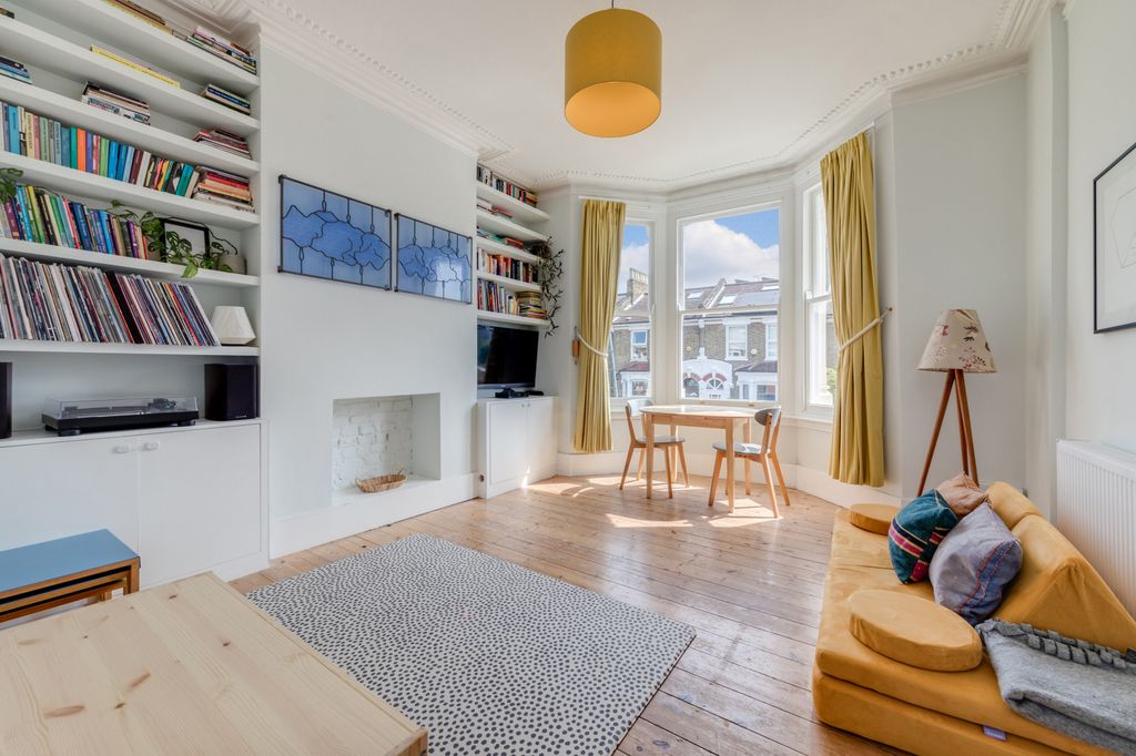 Property photo 1 of 8