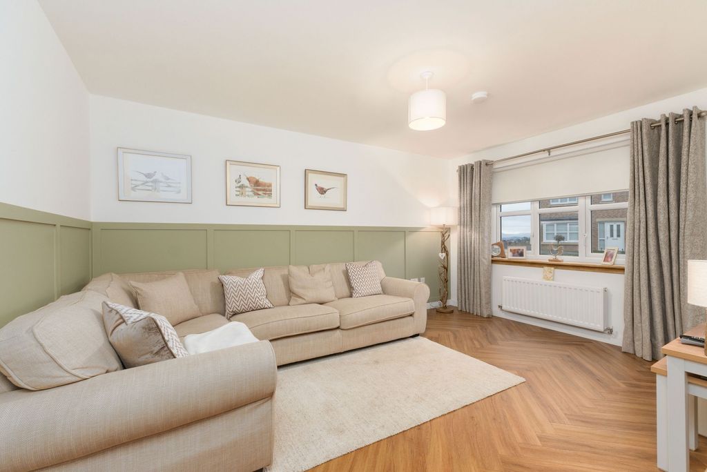 Property photo 2 of 26