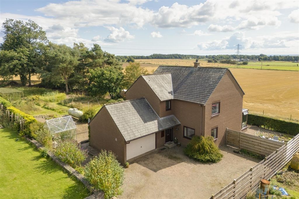 Property photo 2 of 67 Cairntoul-0001.Jpg