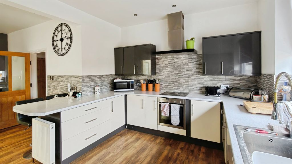 Property photo 3 of 24