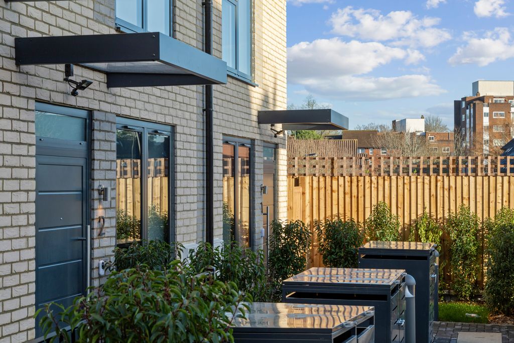 Property photo 2 of 16