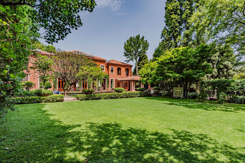 Property photo 1 of 58 Pt1715895