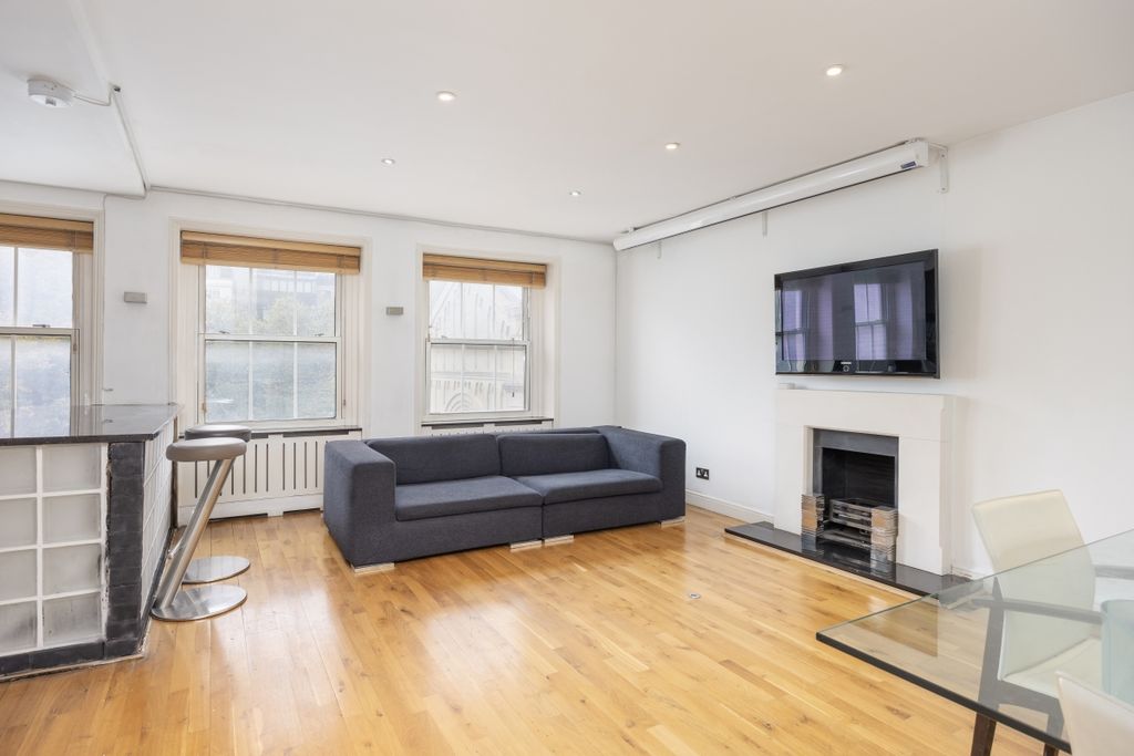 Property photo 3 of 19 Ennismore Gardens...