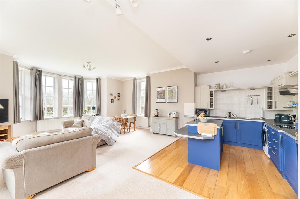 Property photo 2 of 25 Open Plan Living