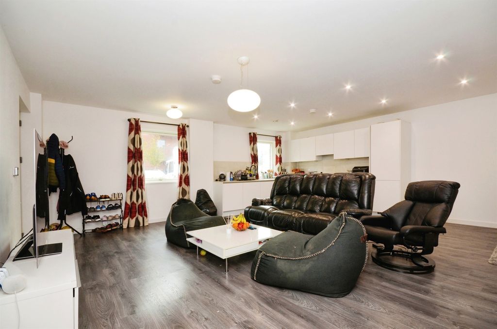Property photo 2 of 16