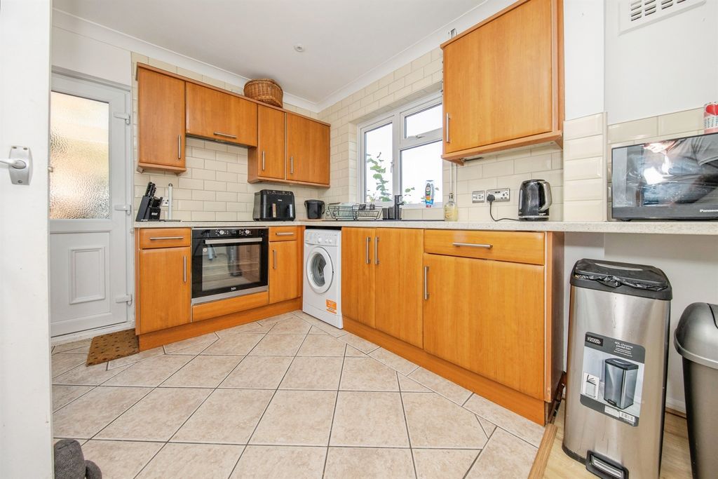 Property photo 3 of 12