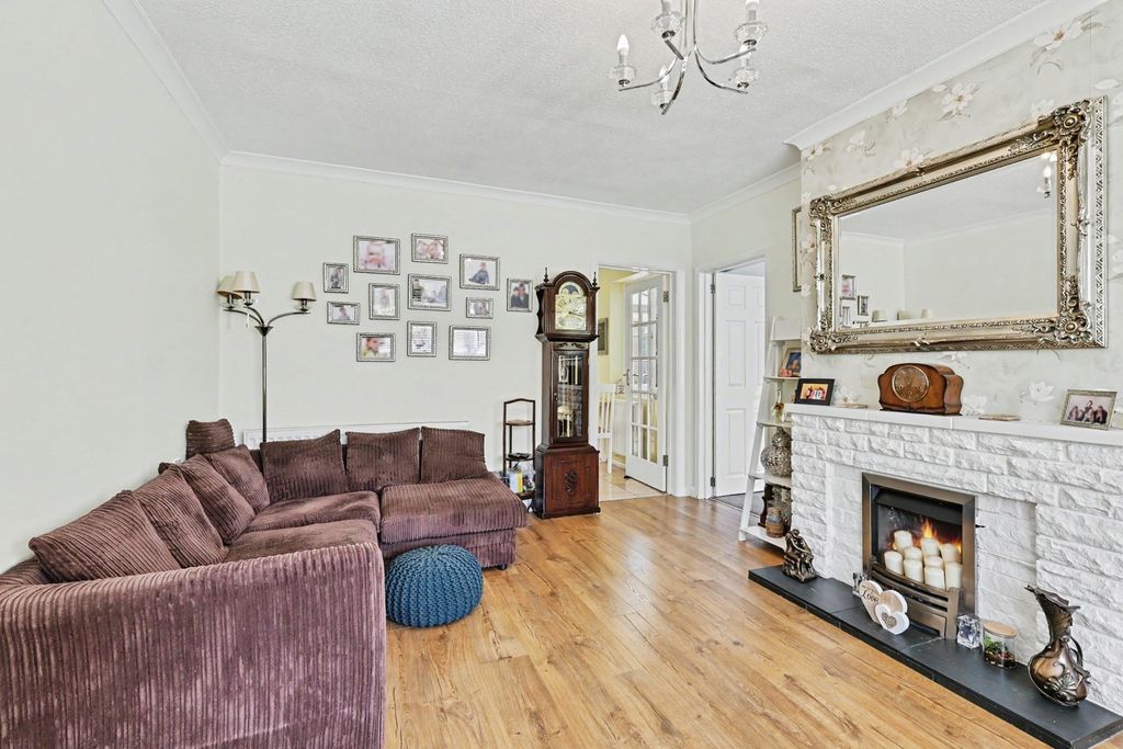 Property photo 3 of 28 Pbox-Img.Jpg