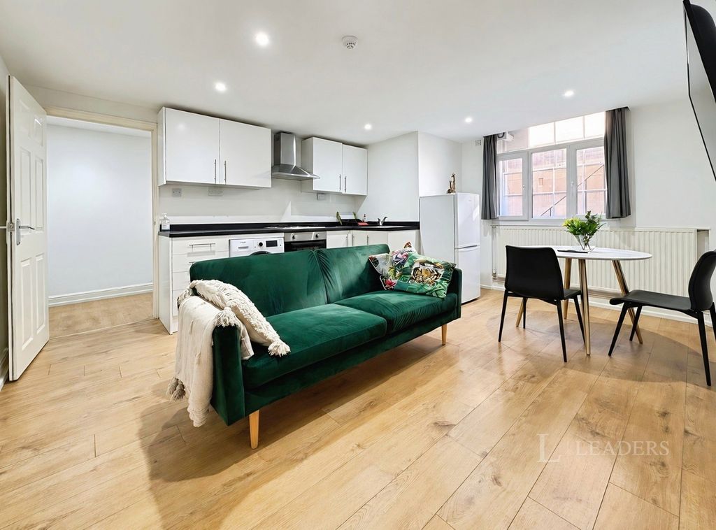 Property photo 3 of 9 Pbox-Img.Jpg