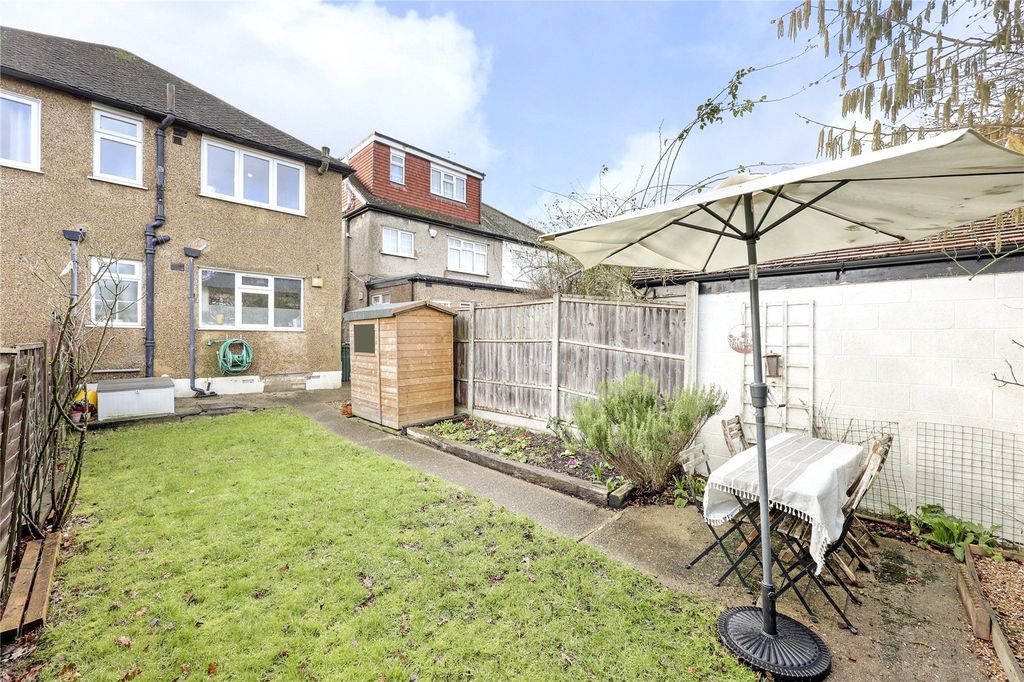 Property photo 2 of 15 Picture No. 17