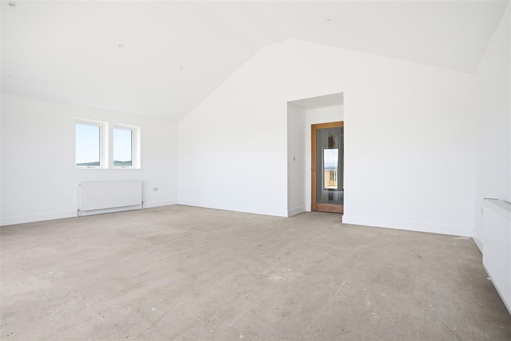 Property photo 3 of 32 S03.Jpg