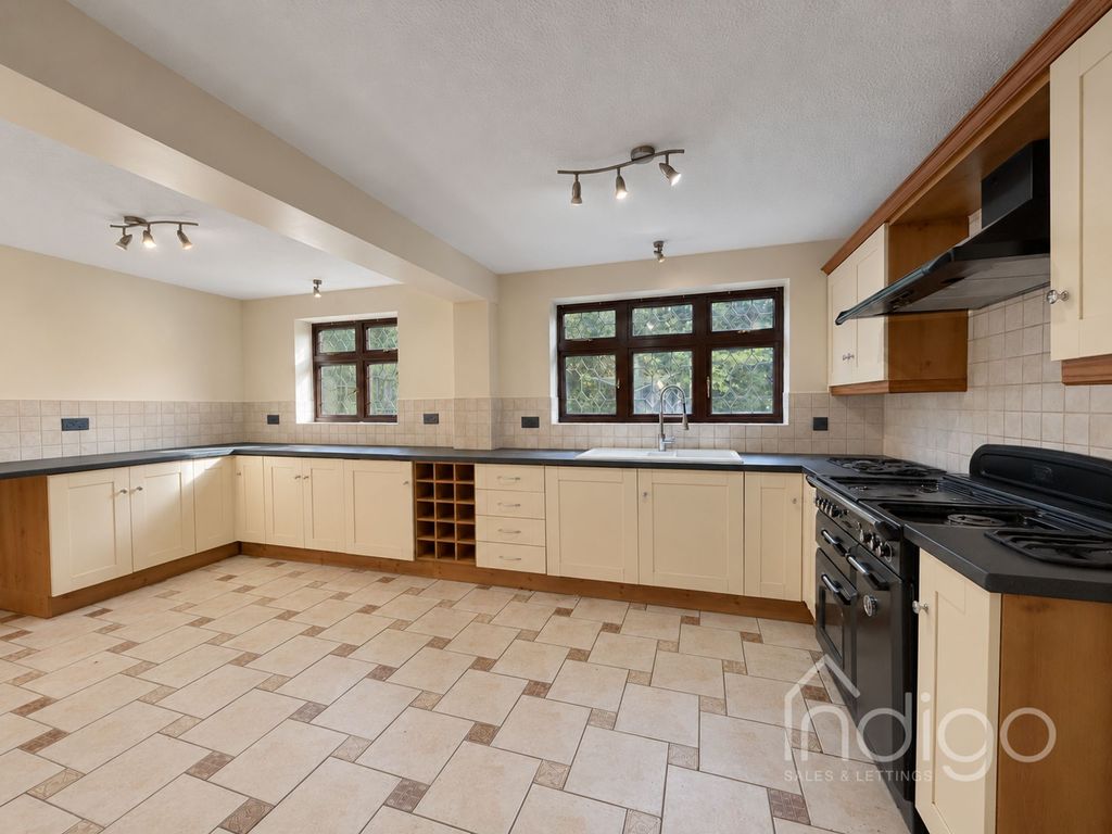 Property photo 2 of 24