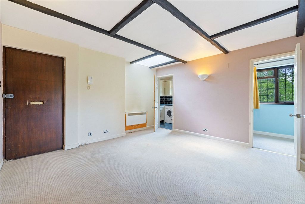 Additional image 10 of 2 bed flat for saleHaslemere Road, Liphook GU30