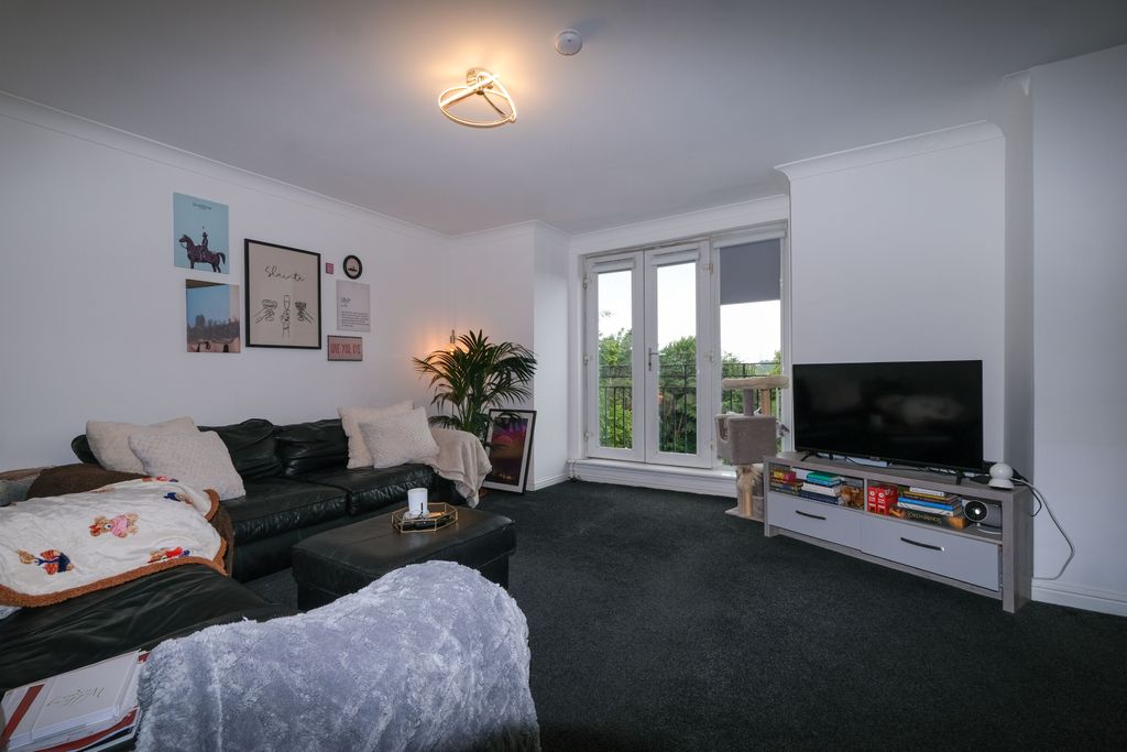 Property photo 3 of 18
