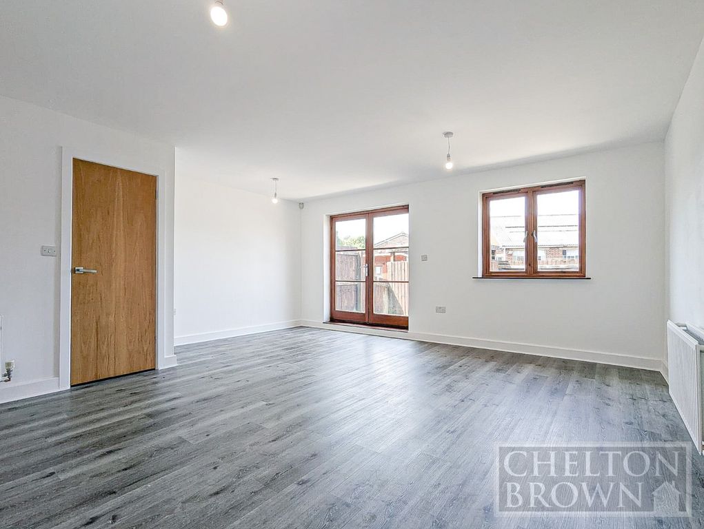 Property photo 3 of 34 Living/Dining Room