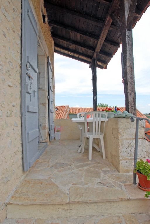 Property photo 3 of 24