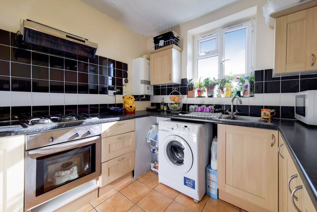 Property photo 3 of 11