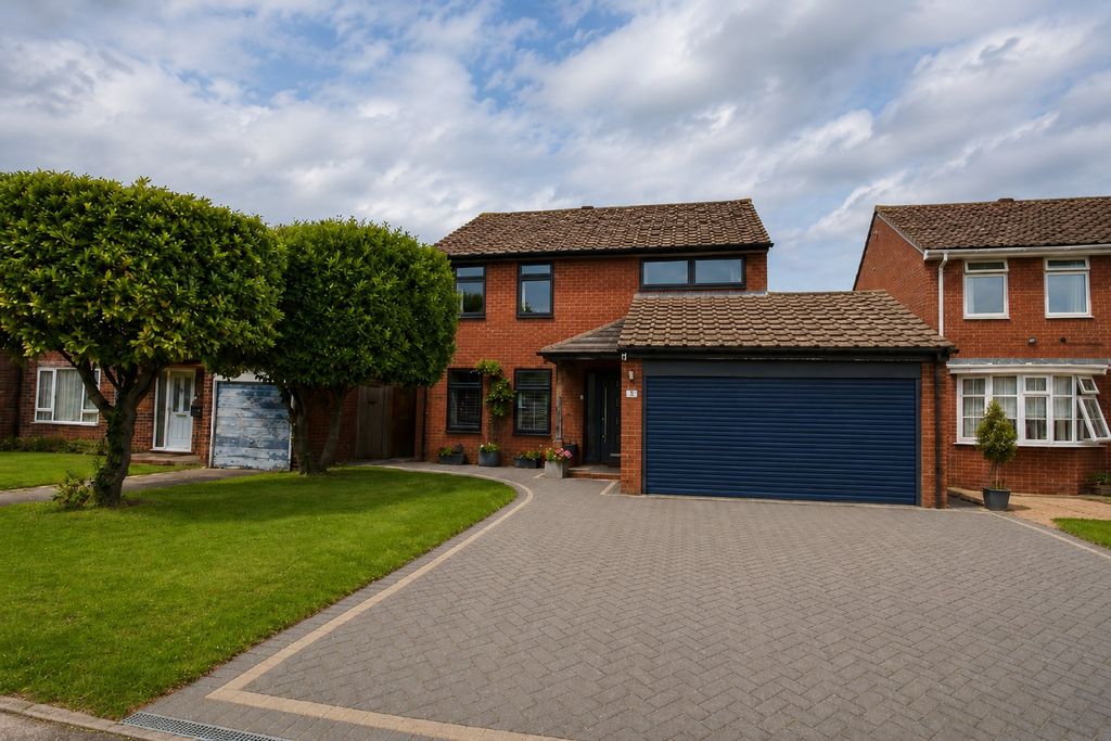 Property photo 1 of 32