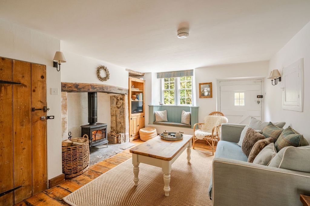 Property photo 2 of 21