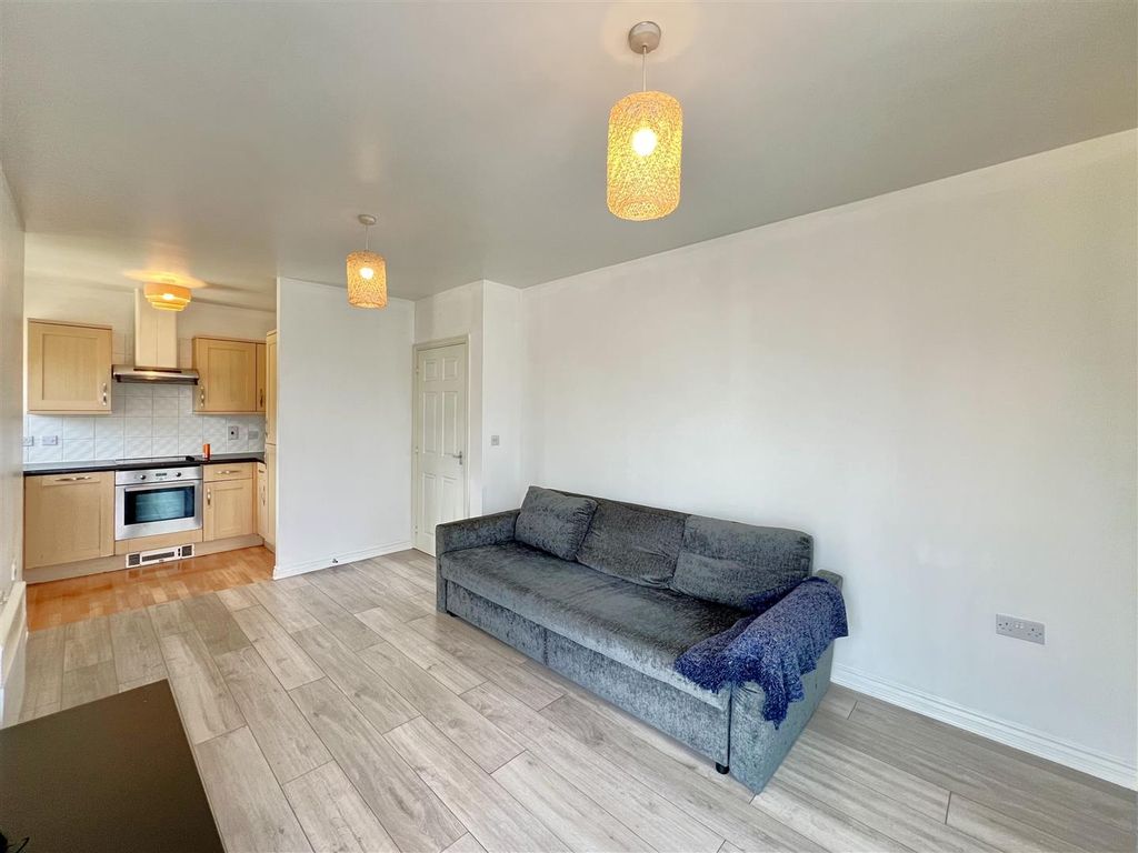 Property photo 1 of 8 Reception Room