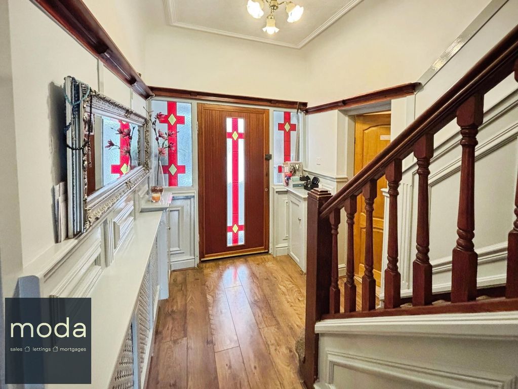 Property photo 2 of 33