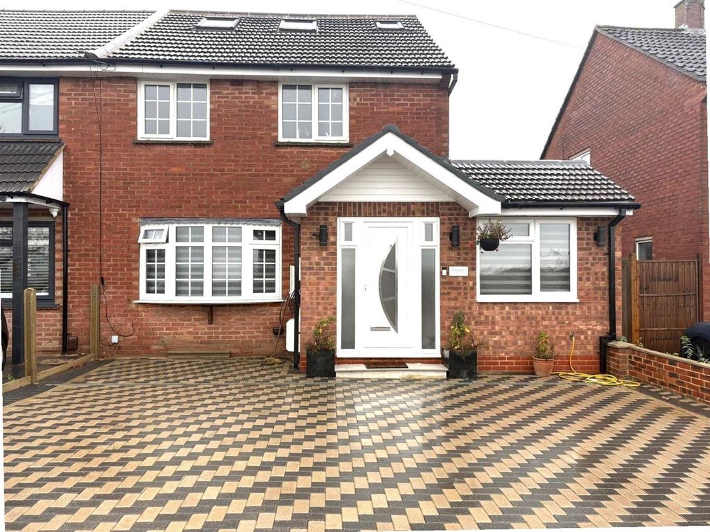 Property photo 1 of 9 Exterior: