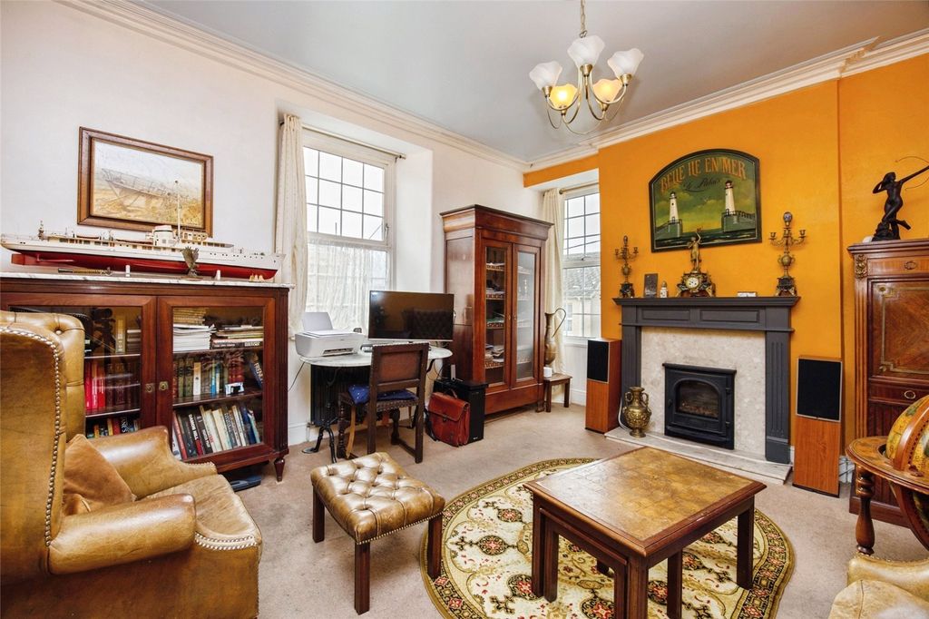 Property photo 2 of 18 Picture No. 36