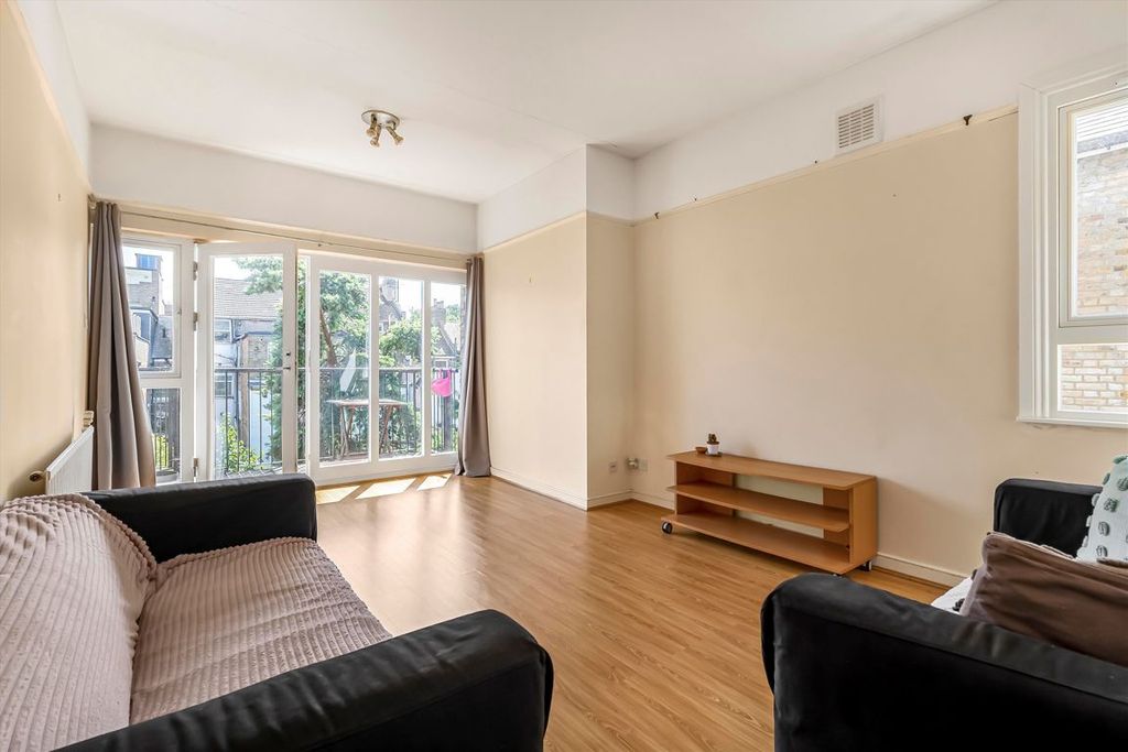 Property photo 2 of 7