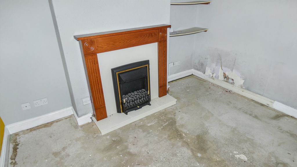 Property photo 3 of 15 39 Leonard Street, Hull, East Yorkshire, Hu3 1Sa