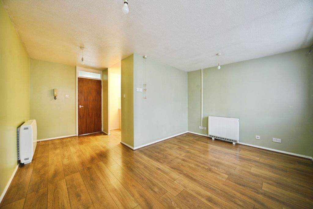 Property photo 2 of 13 Pbox-Img.Jpg