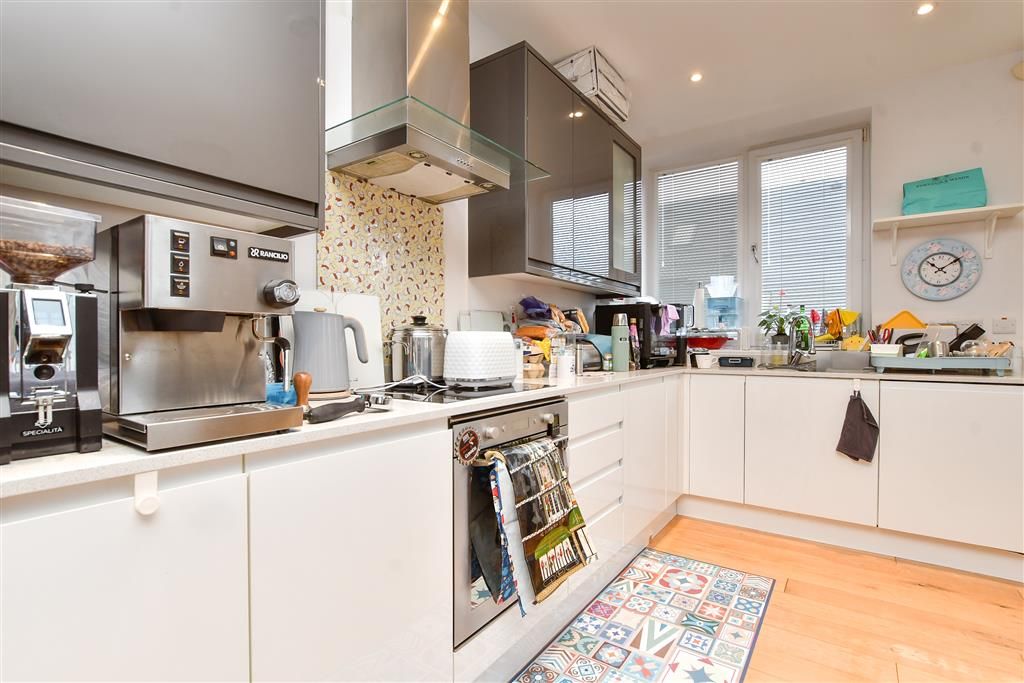 Property photo 1 of 9 Kitchen/Lounge/Diner