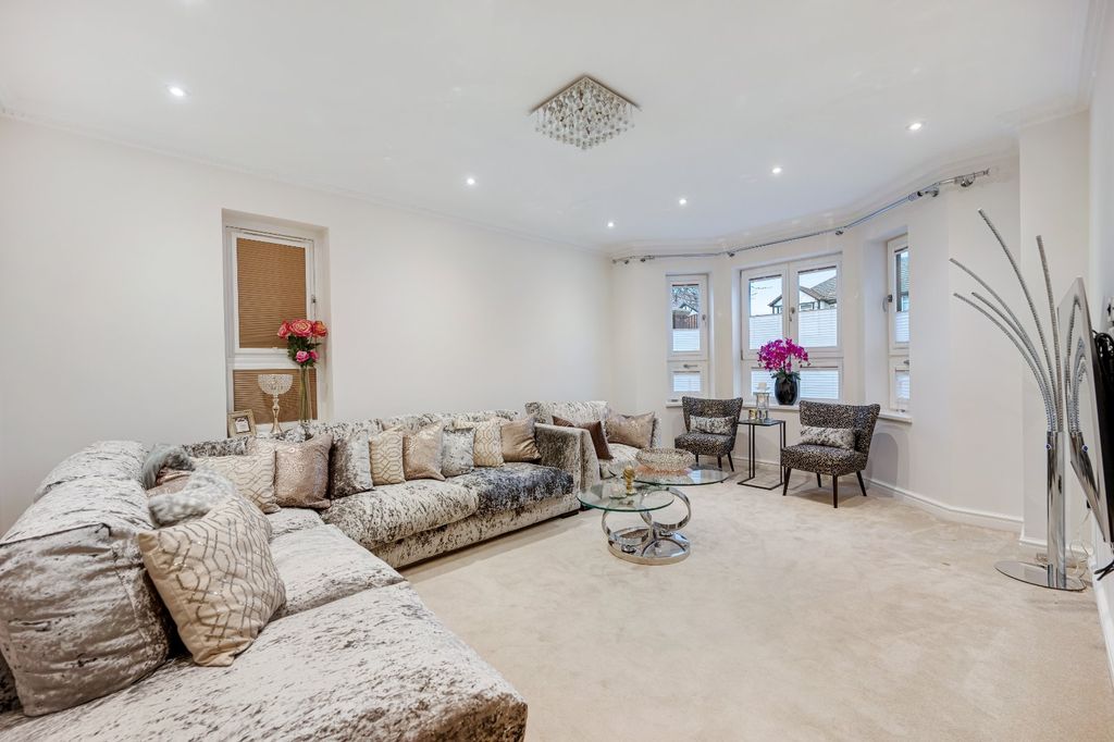 Property photo 3 of 30 Picture 3