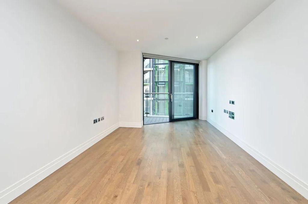Property photo 3 of 9 625Riverlight2.Jpg