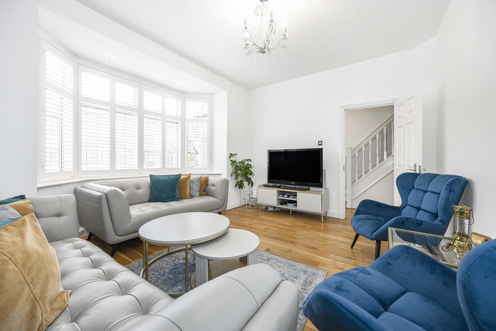 Property photo 2 of 22