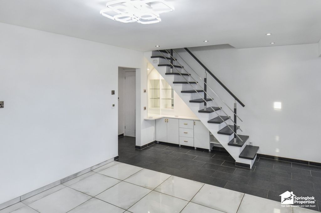 Property photo 3 of 14 Image 2