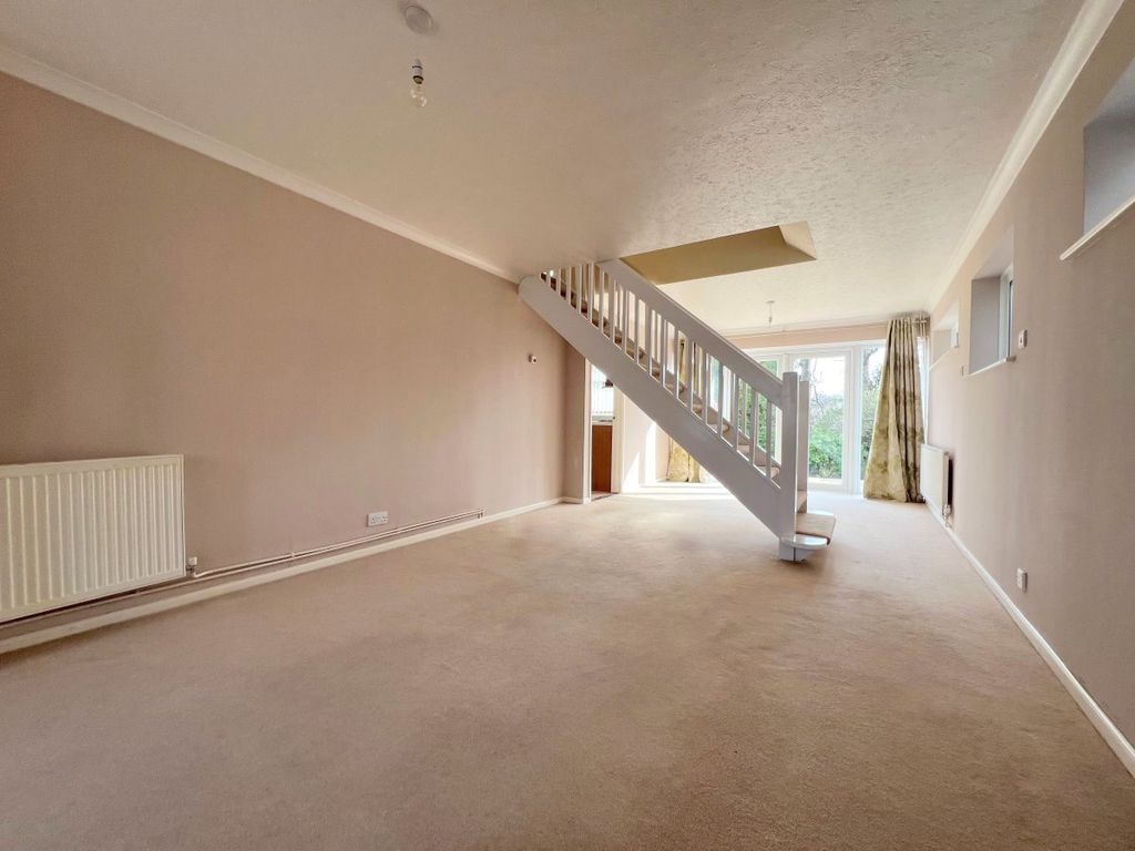 Property photo 2 of 12 Gallery