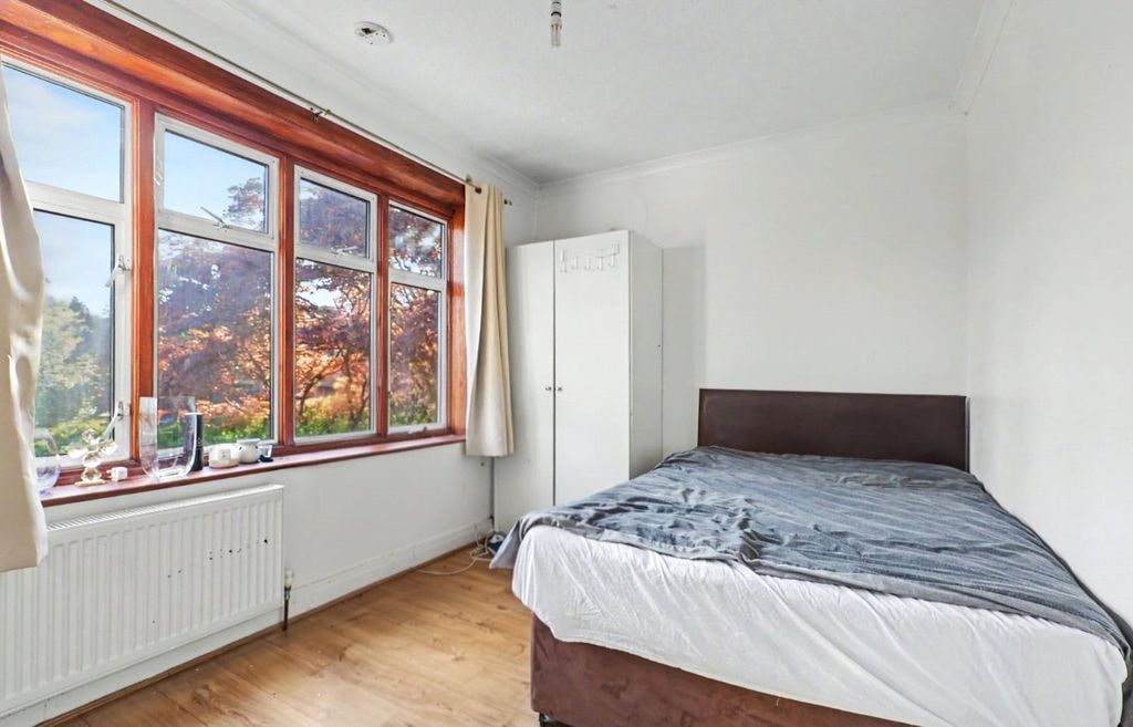 Additional image 28 of 5 bed detached house for saleClay Hill, Enfield EN2