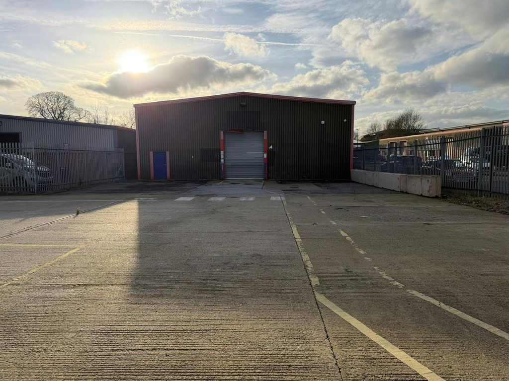 Property photo 2 of 5 1000031367.Jpg