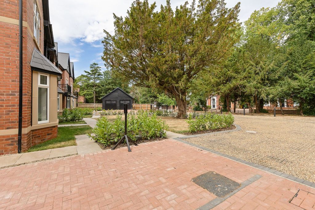 Property photo 2 of 11
