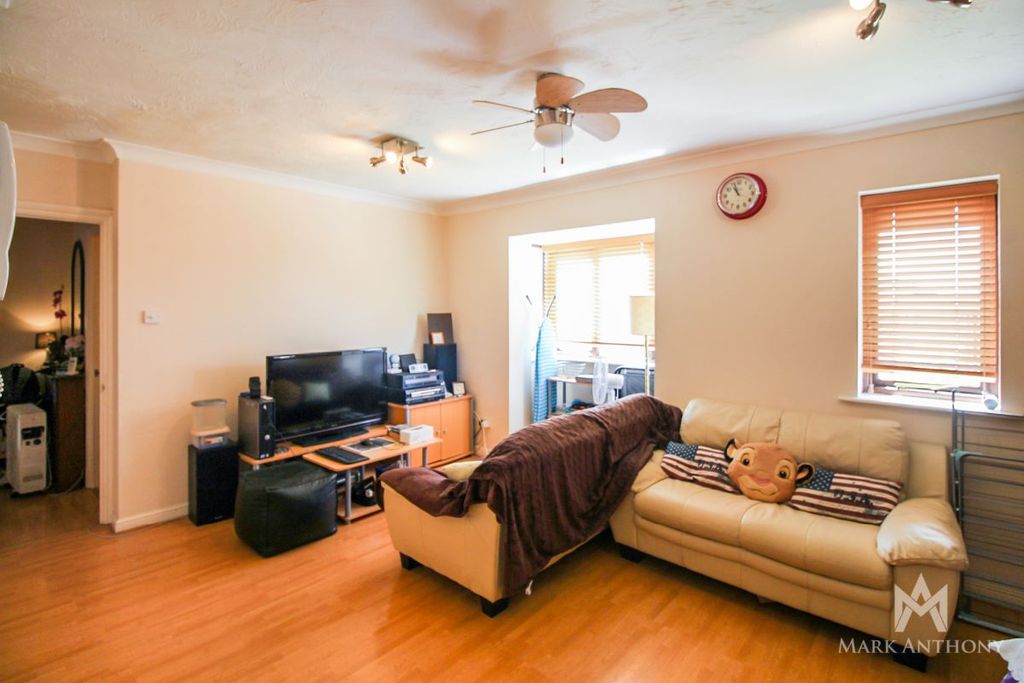 Property photo 3 of 8
