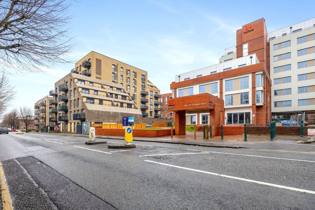 Property photo 3 of 12 Street View